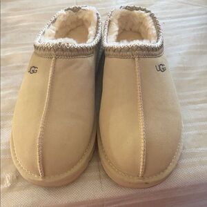 Ugg Tasman Size 9